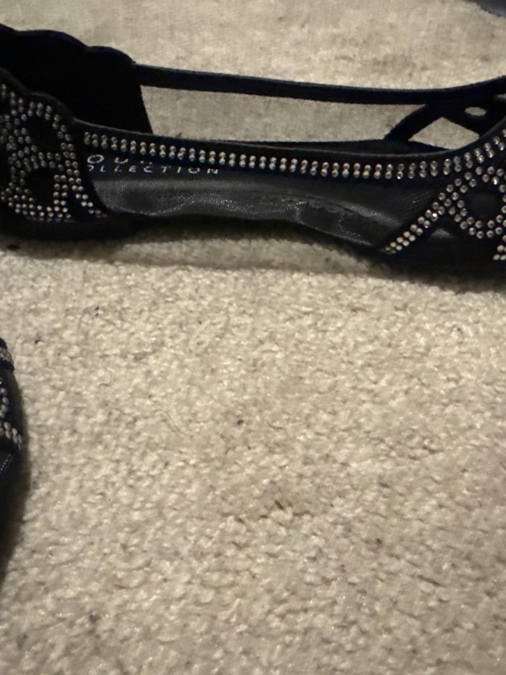 Journee collection Batavia flat - Picture 2 of 2